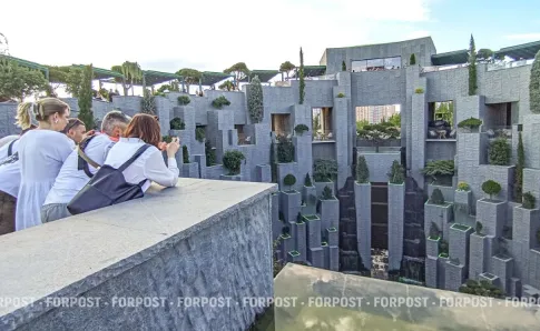 В парке Галицкого открыли «портал» в будущее: что за новый «Грот»